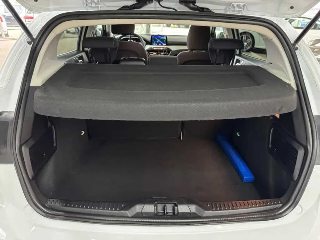 Ford Focus Lim. Cool & Connect ATG *SHZ*NAV*LED* 01/2020-photo-10
