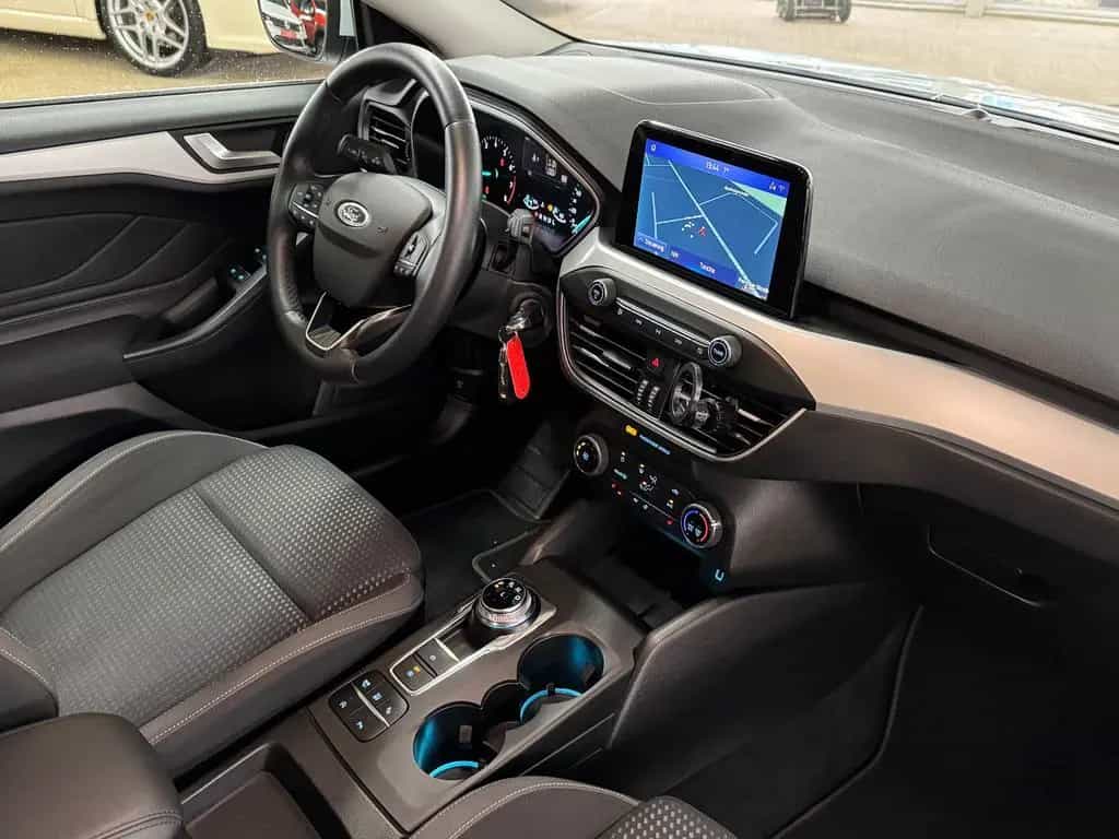 Ford Focus Lim. Cool & Connect ATG *SHZ*NAV*LED* 01/2020-photo-15