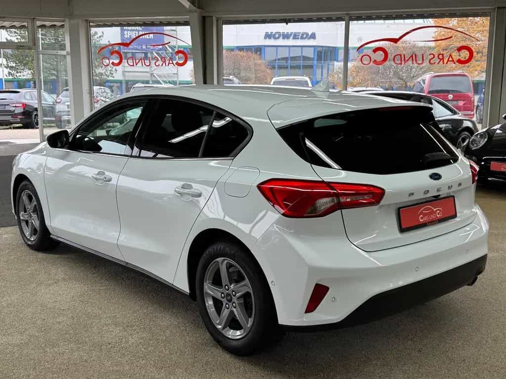 Ford Focus Lim. Cool & Connect ATG *SHZ*NAV*LED* 01/2020-photo-4