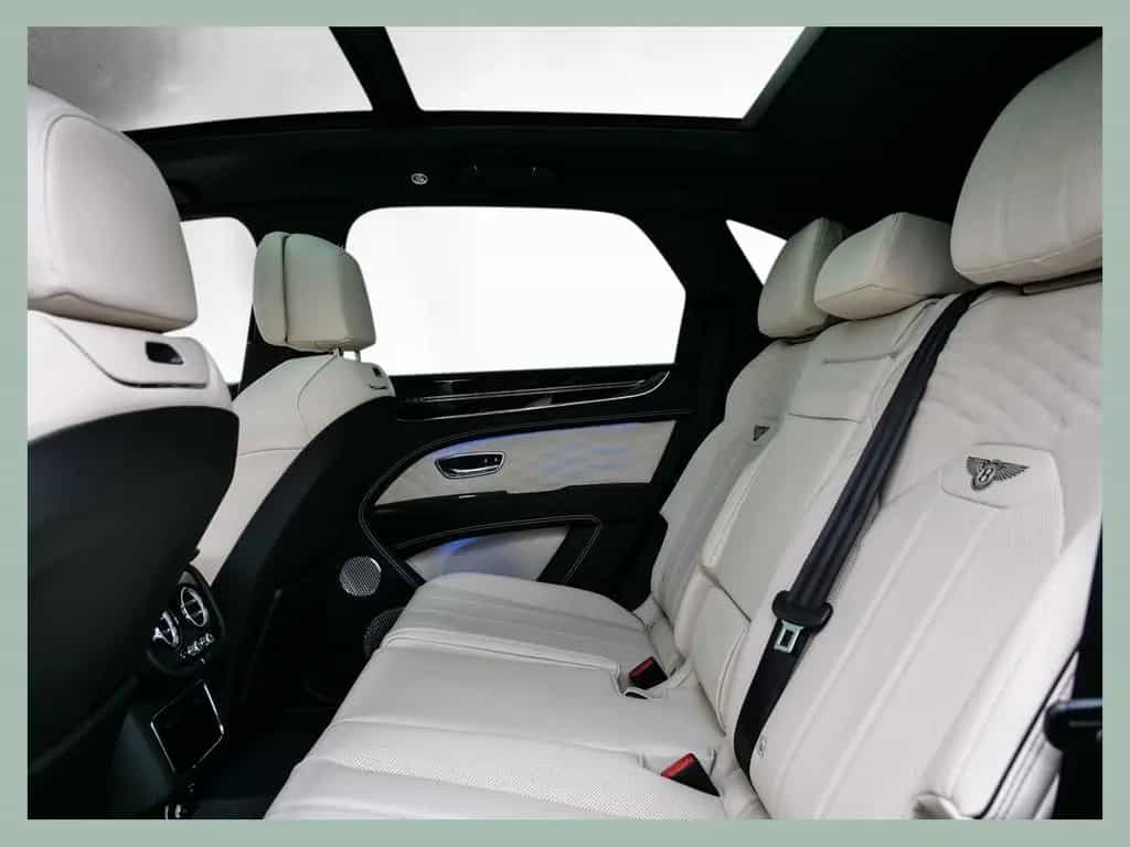 Bentley Bentayga V8 Azure // BENTLEY DÜSSELDORF null-photo-14