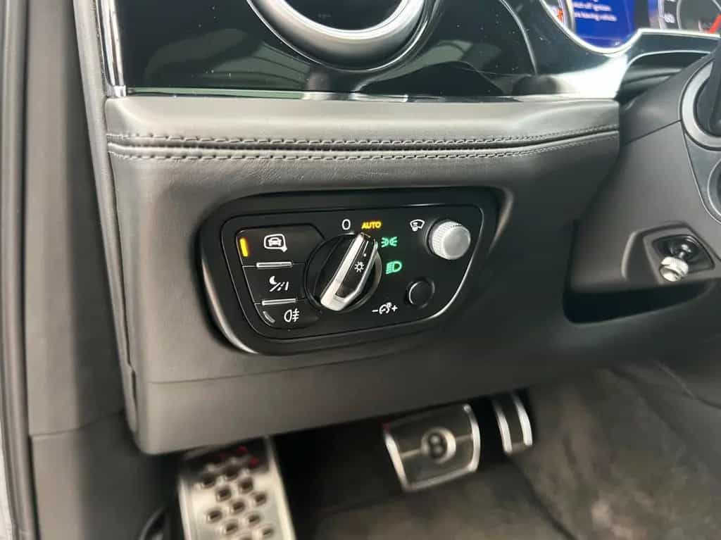 Bentley Bentayga 4.0D/CARBON/MULLINER/PANO/FOND ENT/360 02/2017-photo-12
