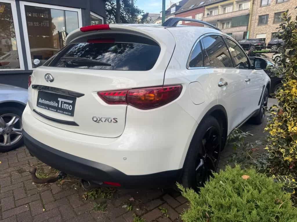 Infiniti QX70 3.0 d S Premium 05/2015-photo-4
