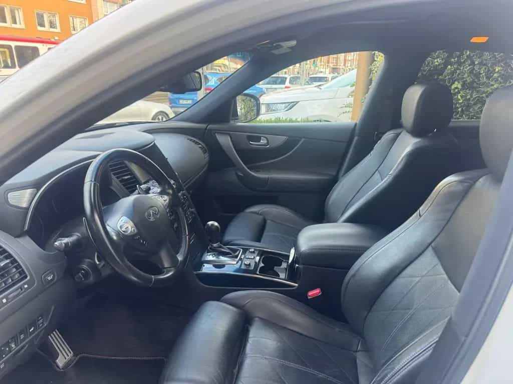 Infiniti QX70 3.0 d S Premium 05/2015-photo-6