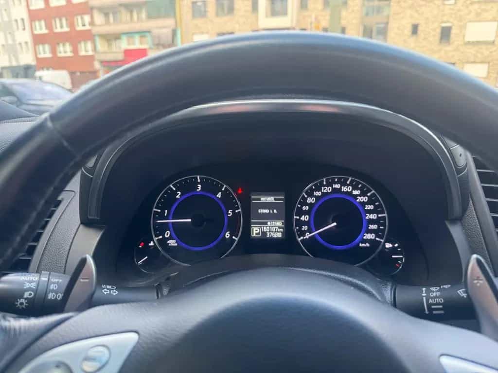 Infiniti QX70 3.0 d S Premium 05/2015-photo-8