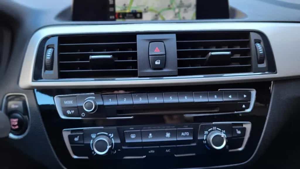 BMW 1 Series 118i -5-tür, LED, LM-Felg, Sportsitze, gepflegt 12/2017-photo-10