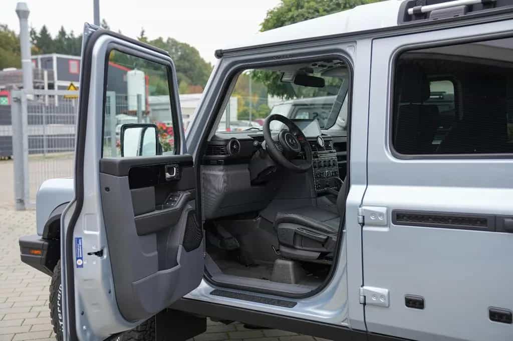 INEOS Grenadier 3.0L Diesel Trialmaster Edition null-photo-10