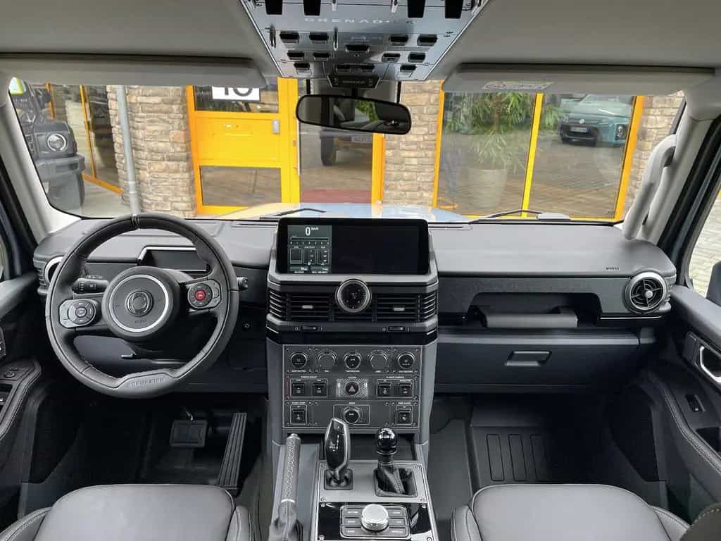INEOS Grenadier 3.0L Diesel Trialmaster Edition null-photo-13