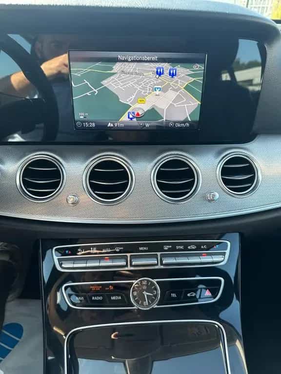 Mercedes-Benz E-Class 200 T-Modell Avantgarde Navi LED Kamera 11/2016-photo-11