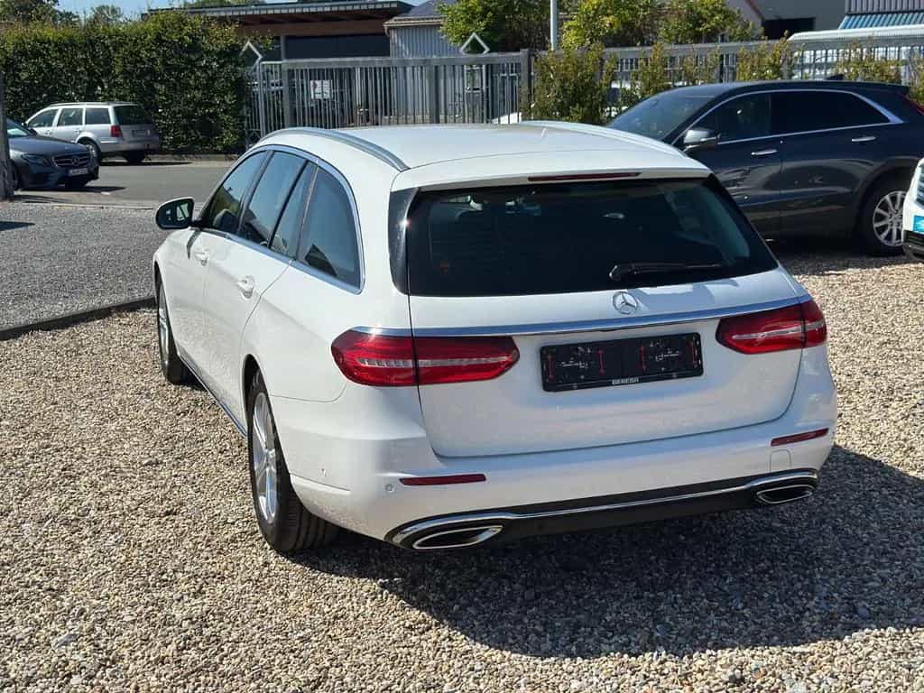 Mercedes-Benz E-Class 200 T-Modell Avantgarde Navi LED Kamera 11/2016-photo-5