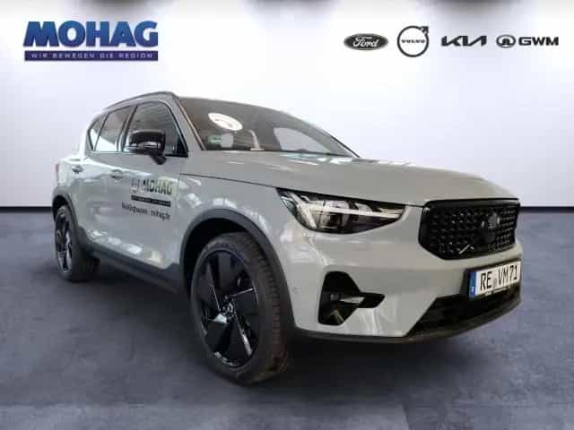 Volvo XC40 B3 Plus Black Edition StandHz 360Grad H&K M 10/2025-photo-1