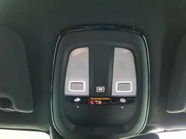 Volvo XC40 B3 Plus Black Edition StandHz 360Grad H&K M 10/2025-photo-16