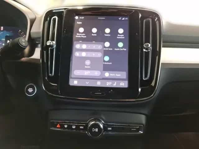 Volvo XC40 B3 Plus Black Edition StandHz 360Grad H&K M 10/2025-photo-8