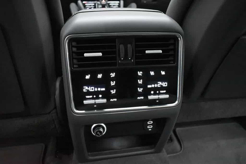 Porsche Cayenne Turbo+Totwinkel+Chrono+Soft-Close+BOSE 08/2019-photo-30
