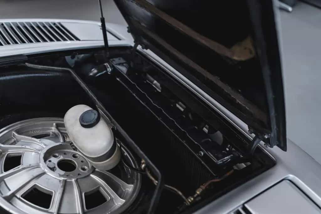 Ferrari 208 GTB *2. Hand / Arg. Nurburgring / Original* 07/1982-photo-43