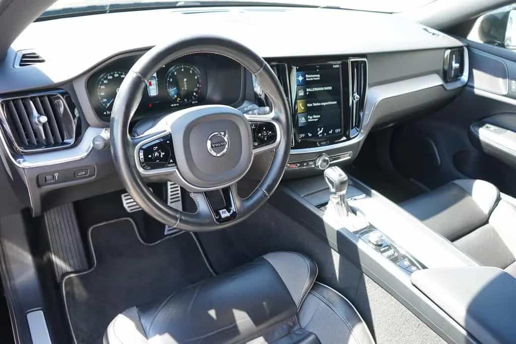 Volvo V60 T5 R-Design LED Navi HarmanKardon Keyless 01/2020-photo-10