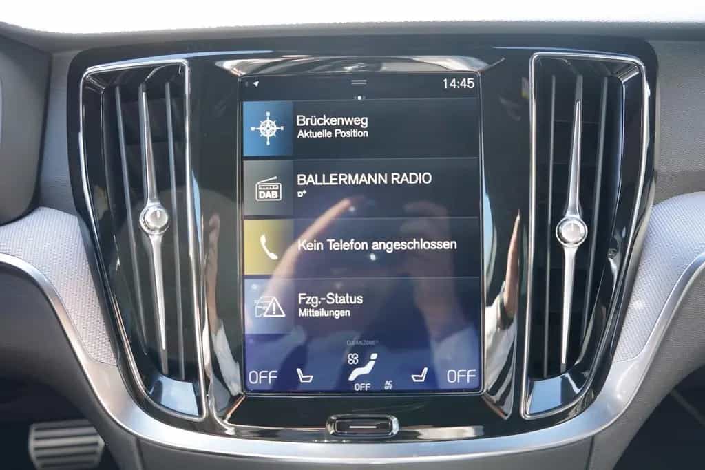 Volvo V60 T5 R-Design LED Navi HarmanKardon Keyless 01/2020-photo-13