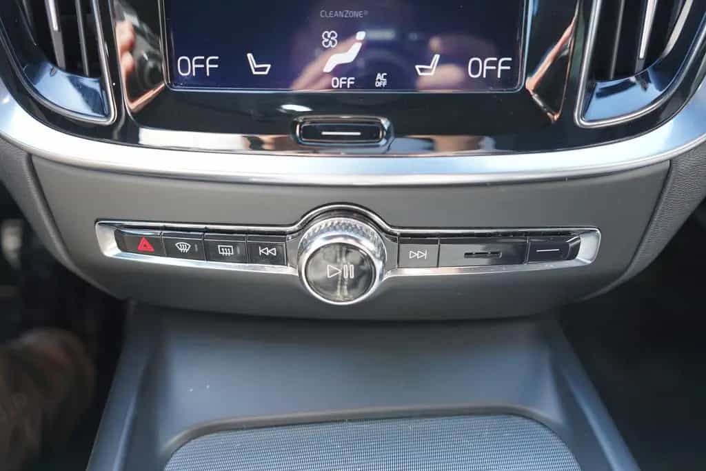 Volvo V60 T5 R-Design LED Navi HarmanKardon Keyless 01/2020-photo-16