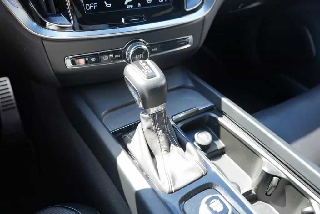 Volvo V60 T5 R-Design LED Navi HarmanKardon Keyless 01/2020-photo-17