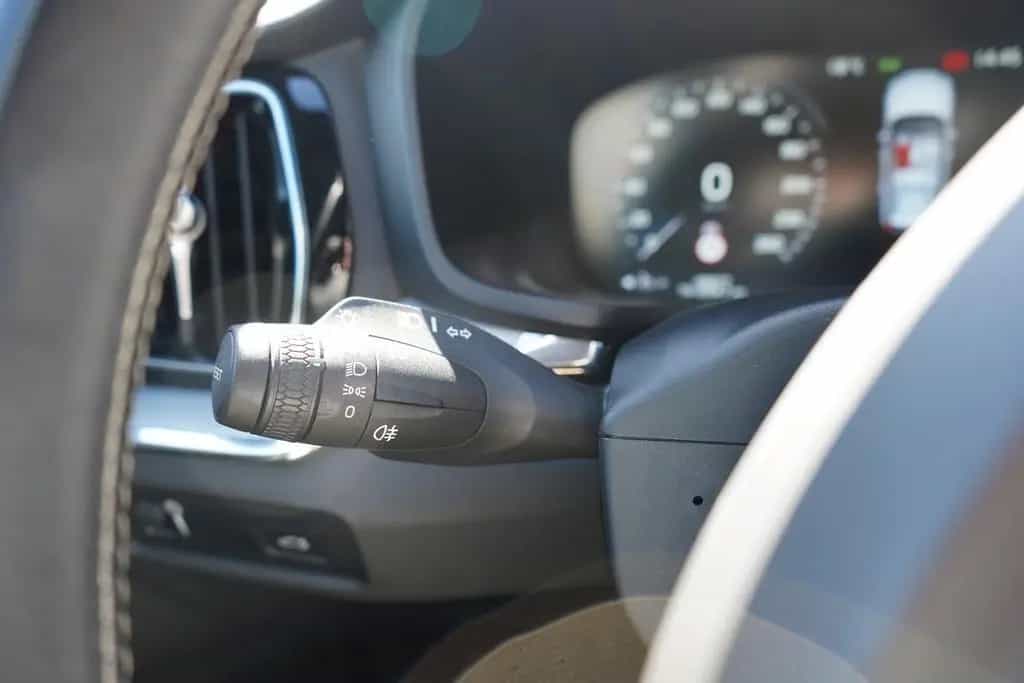 Volvo V60 T5 R-Design LED Navi HarmanKardon Keyless 01/2020-photo-23