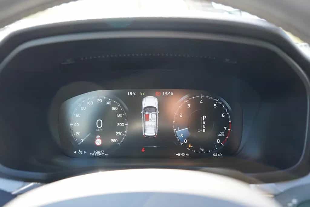 Volvo V60 T5 R-Design LED Navi HarmanKardon Keyless 01/2020-photo-24