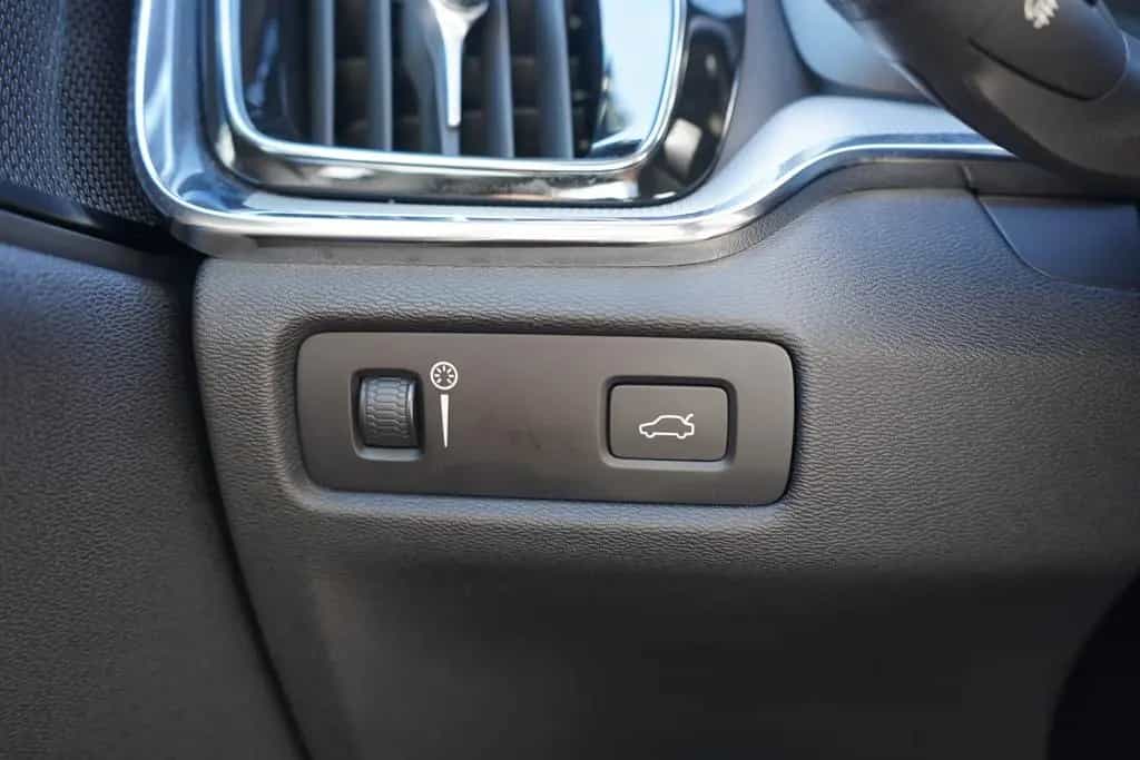 Volvo V60 T5 R-Design LED Navi HarmanKardon Keyless 01/2020-photo-25
