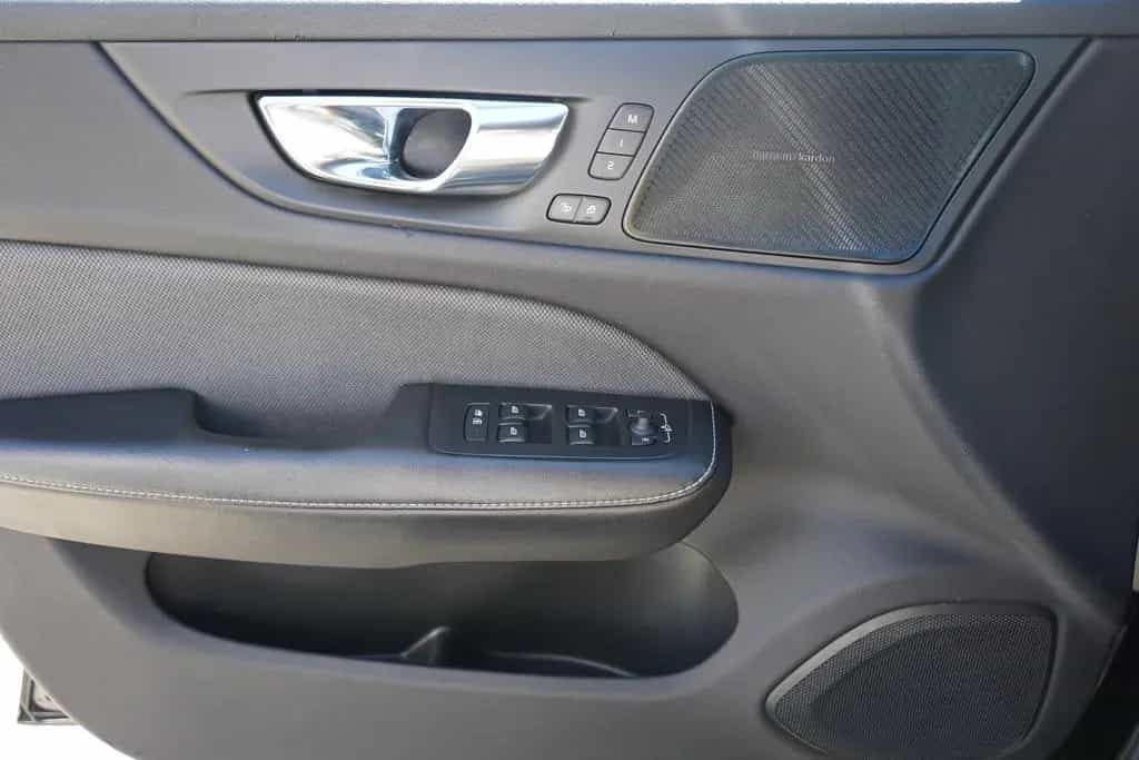 Volvo V60 T5 R-Design LED Navi HarmanKardon Keyless 01/2020-photo-26