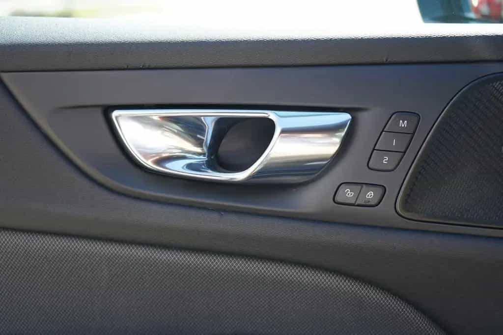Volvo V60 T5 R-Design LED Navi HarmanKardon Keyless 01/2020-photo-27