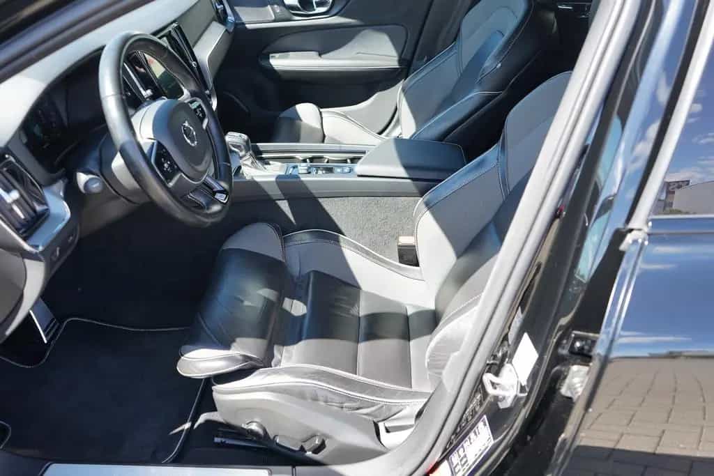 Volvo V60 T5 R-Design LED Navi HarmanKardon Keyless 01/2020-photo-29