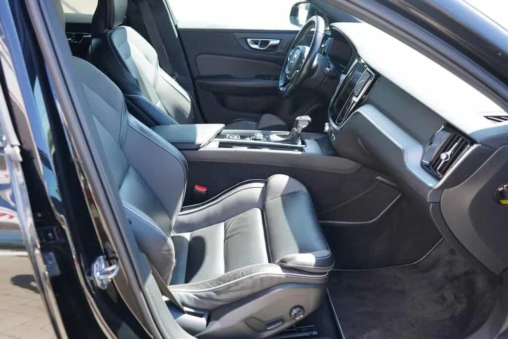 Volvo V60 T5 R-Design LED Navi HarmanKardon Keyless 01/2020-photo-30