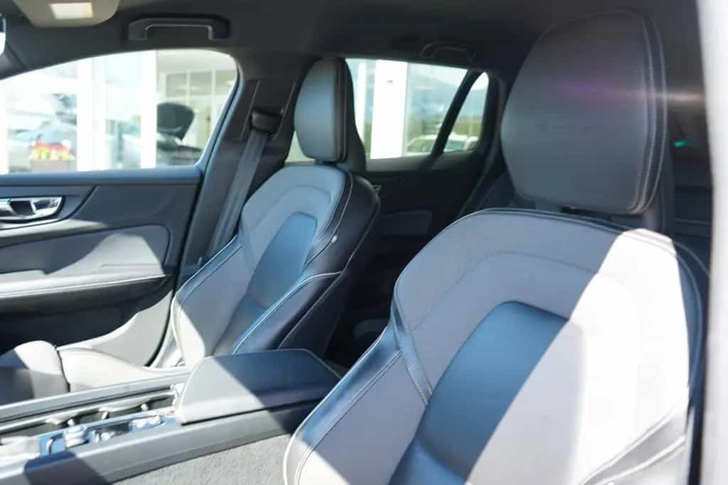 Volvo V60 T5 R-Design LED Navi HarmanKardon Keyless 01/2020-photo-36