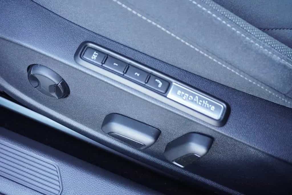 Volkswagen Golf VIII Variant Style eTSI DSG LED Navi ACC 07/2021-photo-9