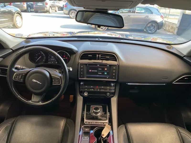 Jaguar F-Pace 2.0 D 180 CV AWD aut. 06/2017-photo-10