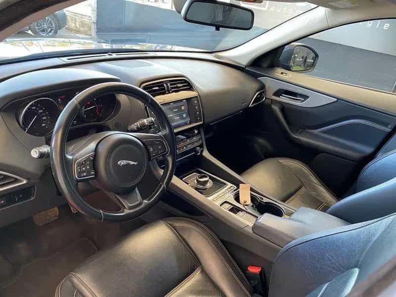 Jaguar F-Pace 2.0 D 180 CV AWD aut. 06/2017-photo-6