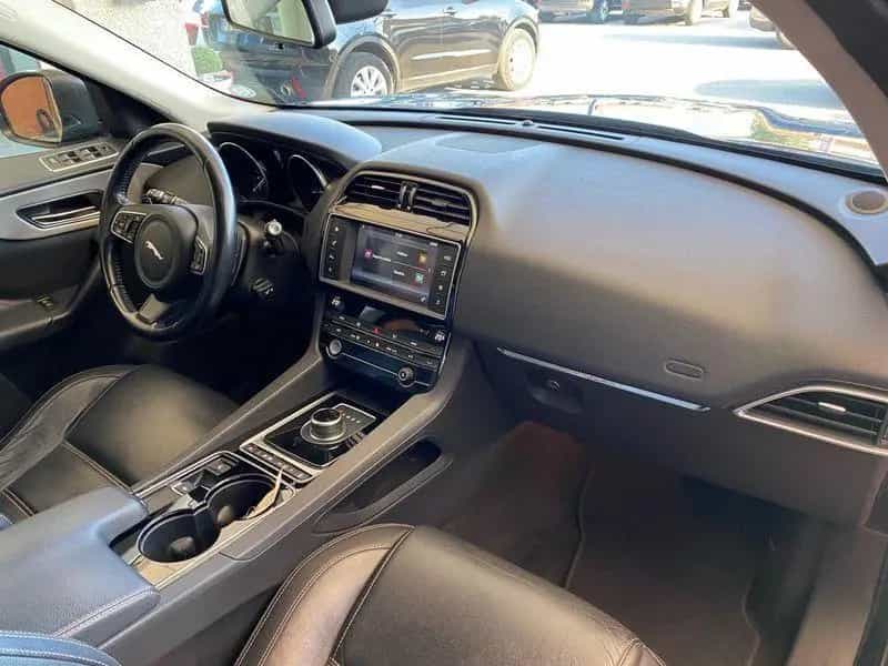 Jaguar F-Pace 2.0 D 180 CV AWD aut. 06/2017-photo-8