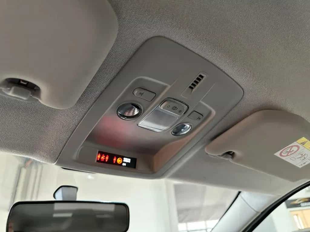Citroën C4 Cactus PureTech 110 S&S Selection Navi*Klima 07/2017-photo-15