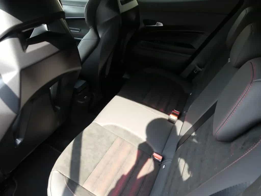 Alfa Romeo Junior IBRIDA Q4 1.2 VGT 145PS DCT6 SPORT SABELT 01/2026-photo-11