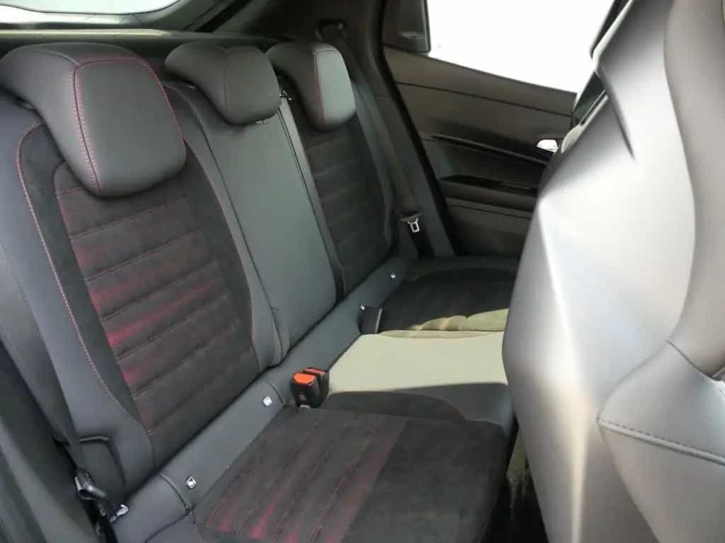 Alfa Romeo Junior IBRIDA Q4 1.2 VGT 145PS DCT6 SPORT SABELT 01/2026-photo-18