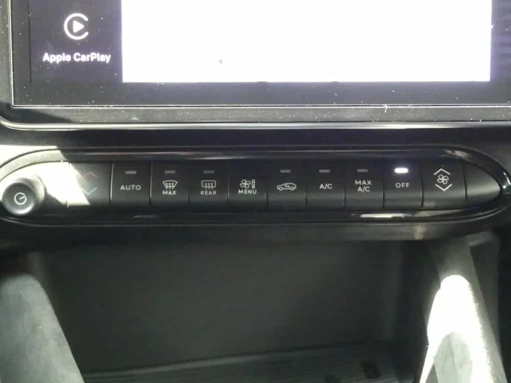 Alfa Romeo Junior IBRIDA Q4 1.2 VGT 145PS DCT6 SPORT SABELT 01/2026-photo-36