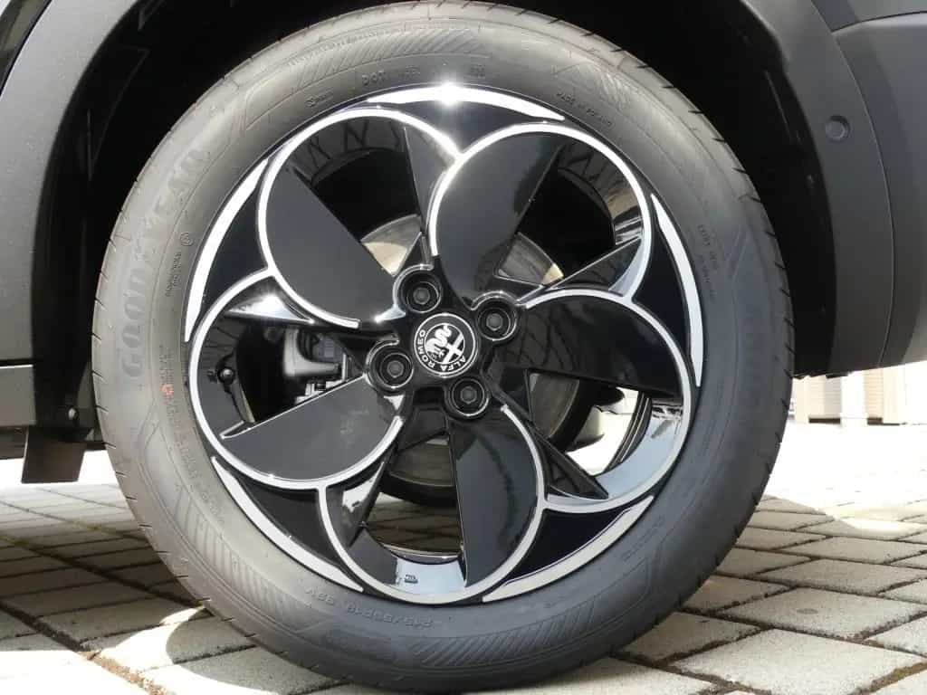 Alfa Romeo Junior IBRIDA Q4 1.2 VGT 145PS DCT6 SPORT SABELT 01/2026-photo-38
