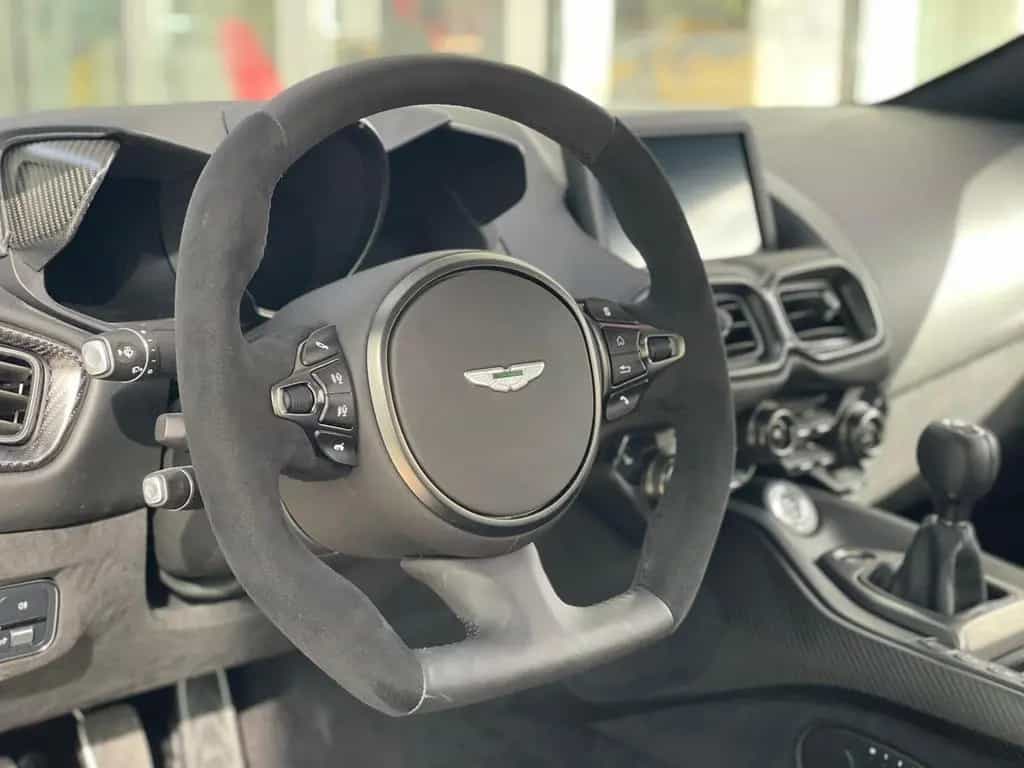 Aston Martin V8 Vantage 4.0 V8 06/2019-photo-15
