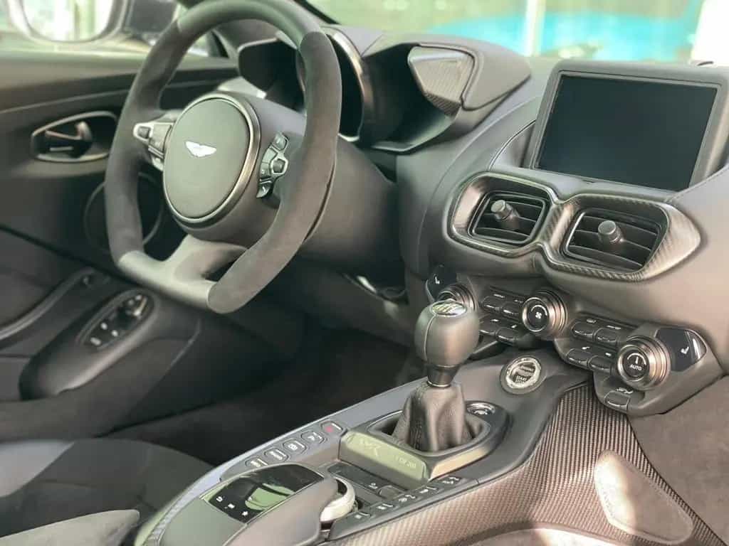 Aston Martin V8 Vantage 4.0 V8 06/2019-photo-16
