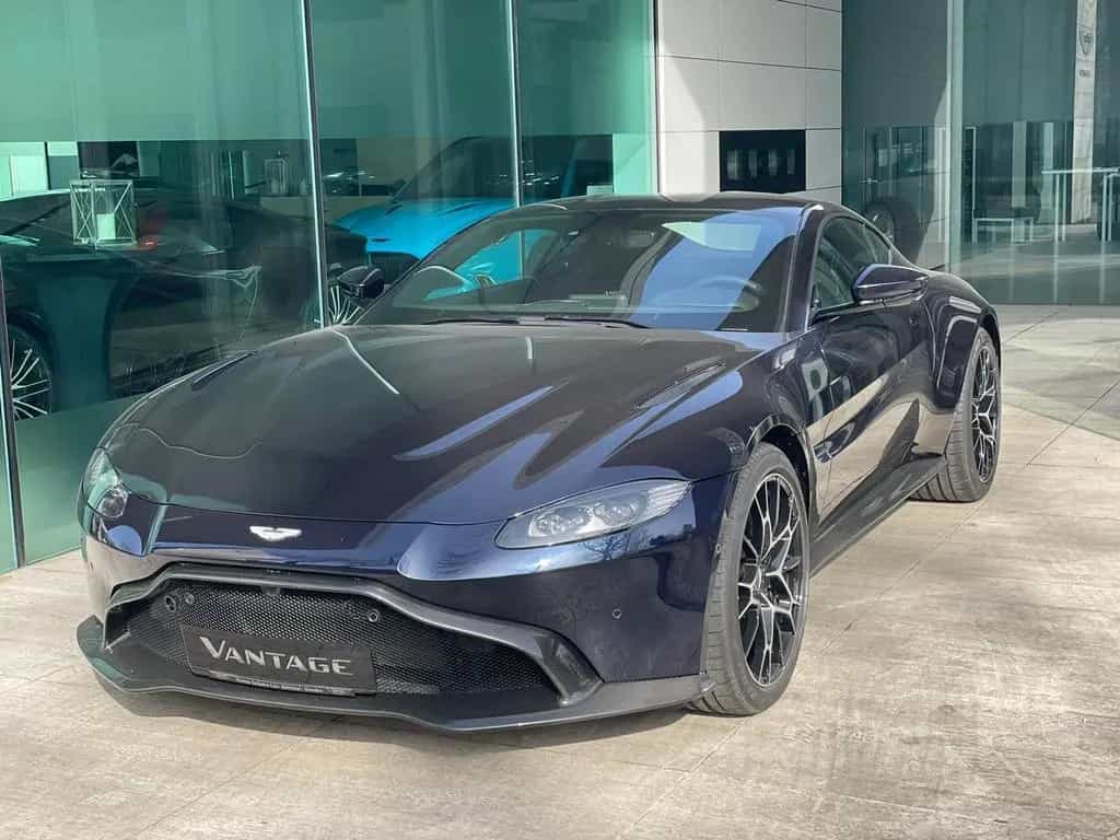 Aston Martin V8 Vantage 4.0 V8 06/2019-photo-2