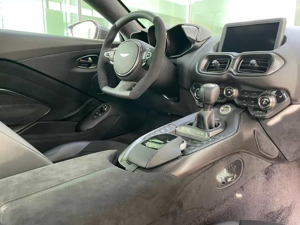 Aston Martin V8 Vantage 4.0 V8 06/2019-photo-20