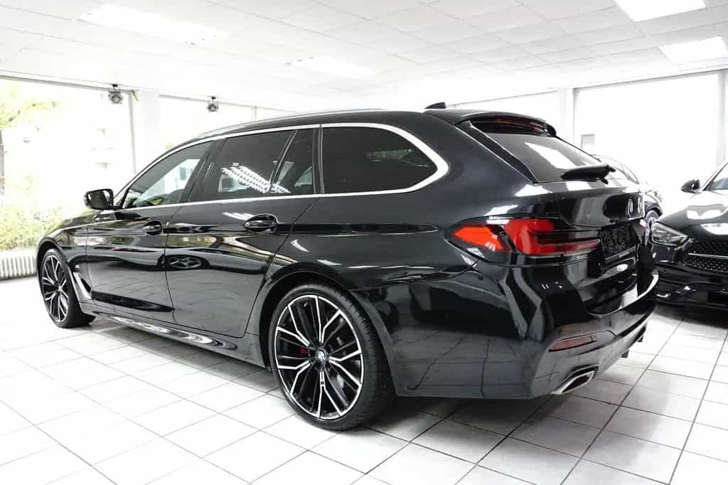 BMW 520 d Tour. M Sport LED MATRIX PANO ADAPTIV FW 01/2022-photo-2