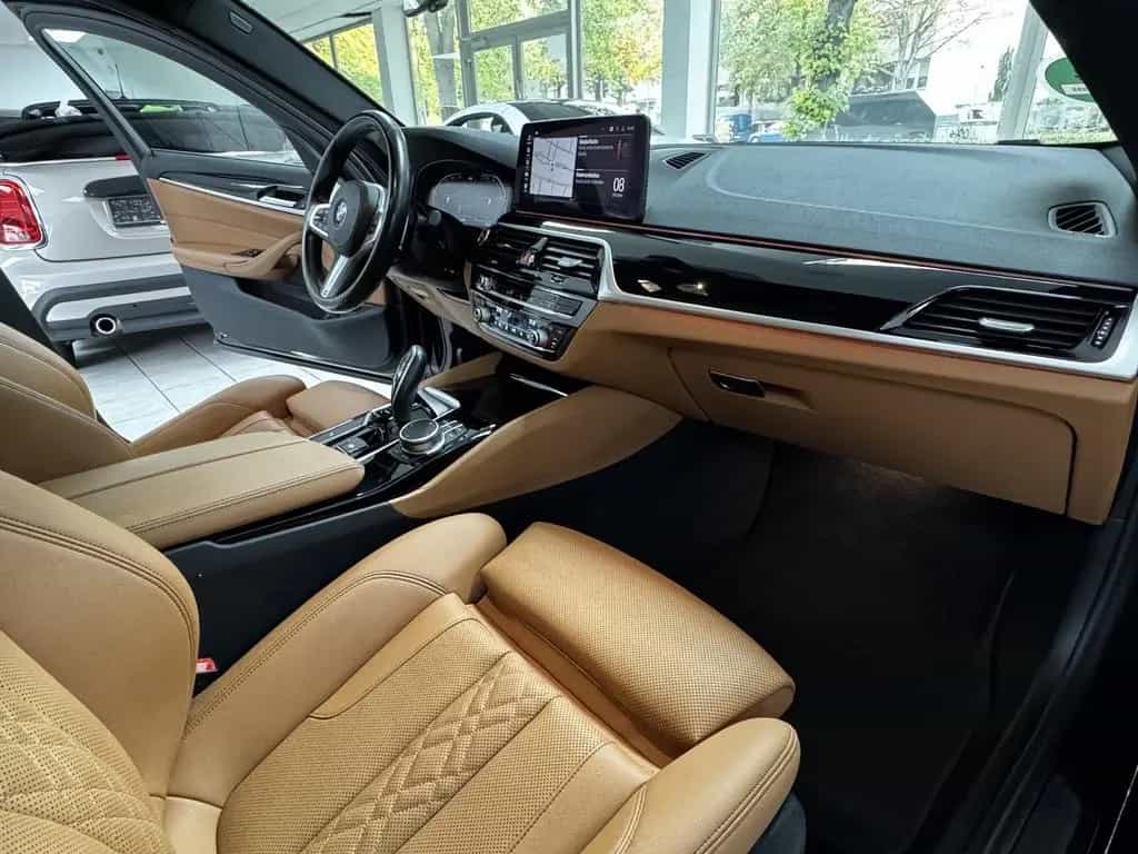 BMW 520 d Tour. M Sport LED MATRIX PANO ADAPTIV FW 01/2022-photo-8