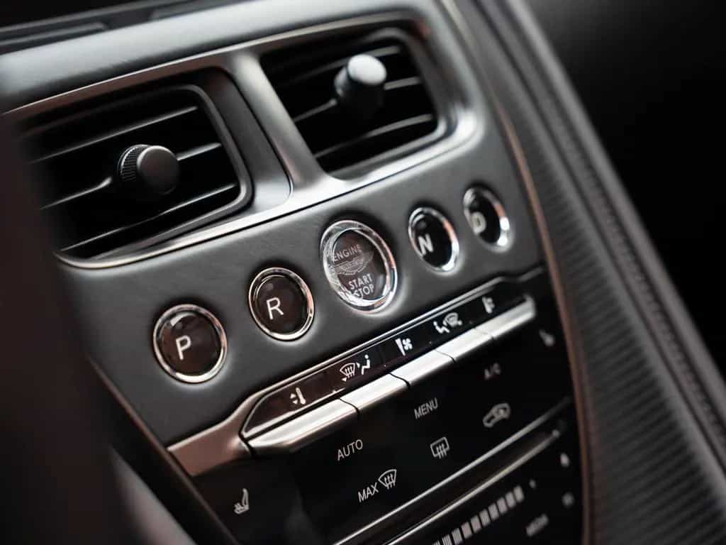 Aston Martin DBS 770 Ultimate Volante | Carbon Fibre Seats 06/2024-photo-26
