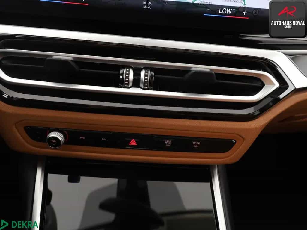 BMW 320 d T xDrive M SPORT 18Z KAMERA,1.HD,PANO,SH 07/2022-photo-17