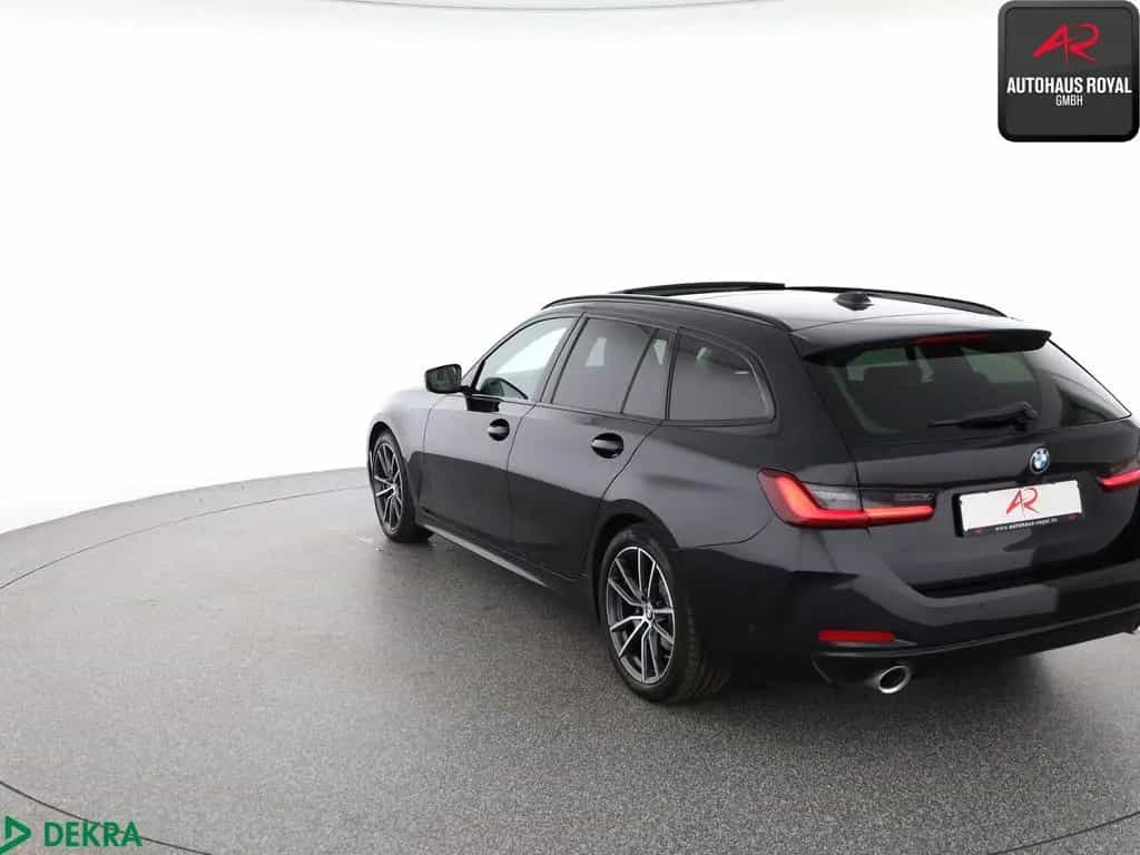 BMW 320 d T xDrive M SPORT 18Z KAMERA,1.HD,PANO,SH 07/2022-photo-2
