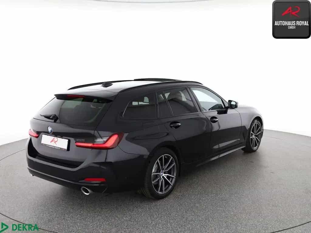 BMW 320 d T xDrive M SPORT 18Z KAMERA,1.HD,PANO,SH 07/2022-photo-4
