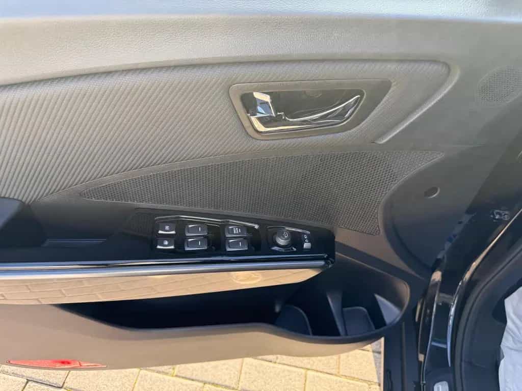Ssangyong Tivoli 1.5 T-GDi Sapphire  Vollleder*Sitzheiz 12/2019-photo-15